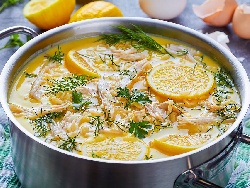 Свежа гръцка пилешка супа с лимон - снимка на рецептата